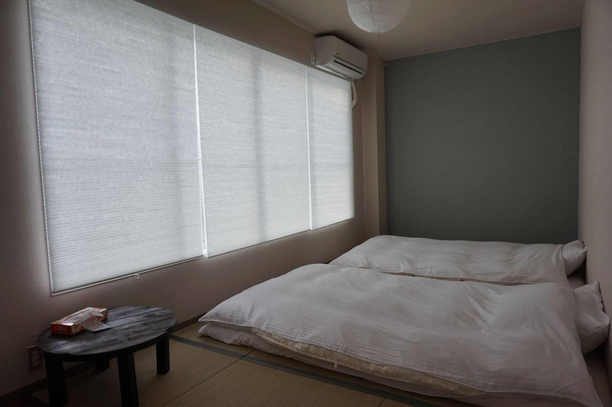 Uni Hostel Osaka Exterior foto