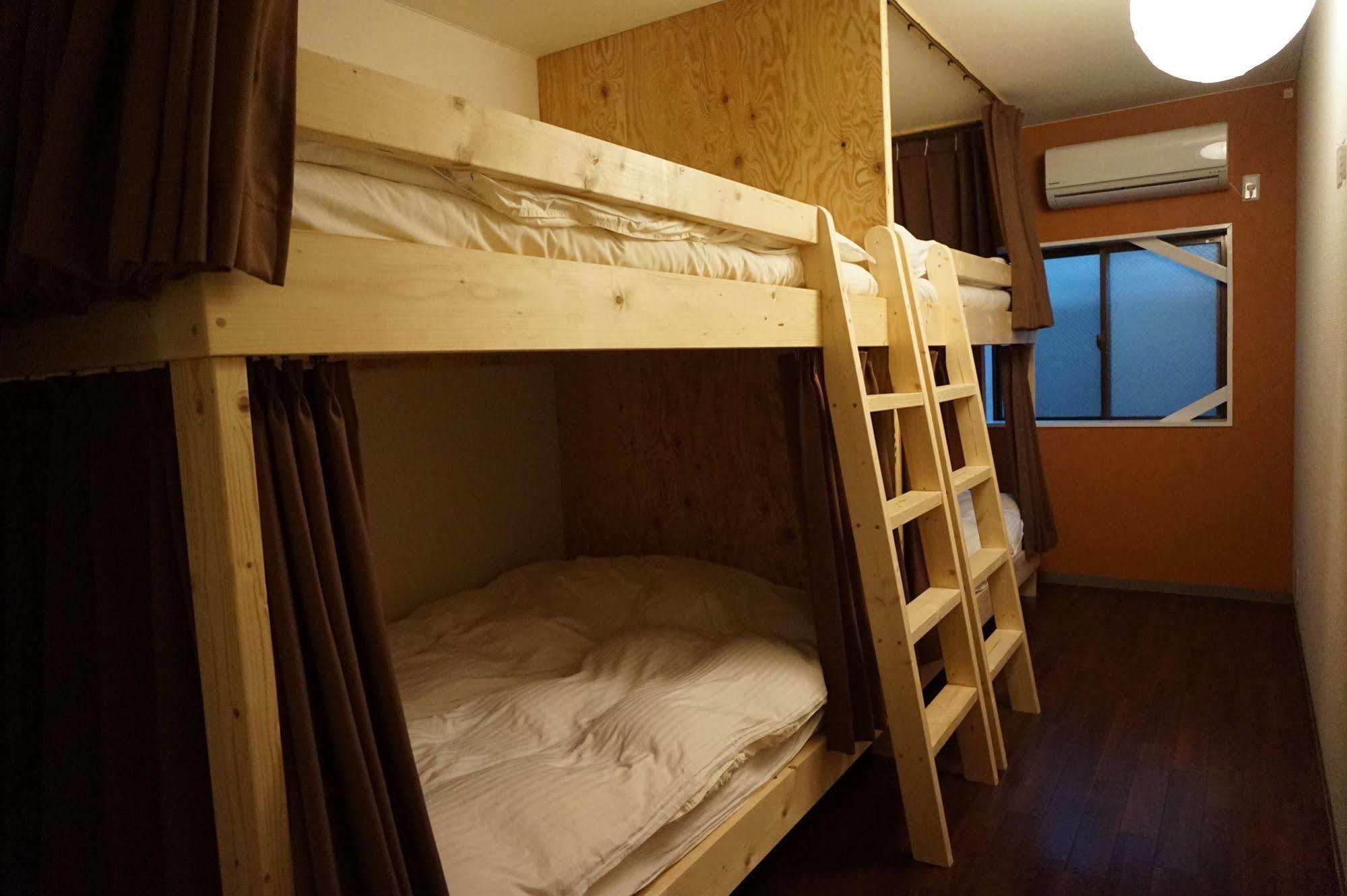 Uni Hostel Osaka Exterior foto